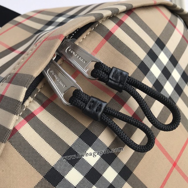Burberry專門店新款尼龍雙肩包 巴寶莉Vintage復古格紋男士背包 yxb1132